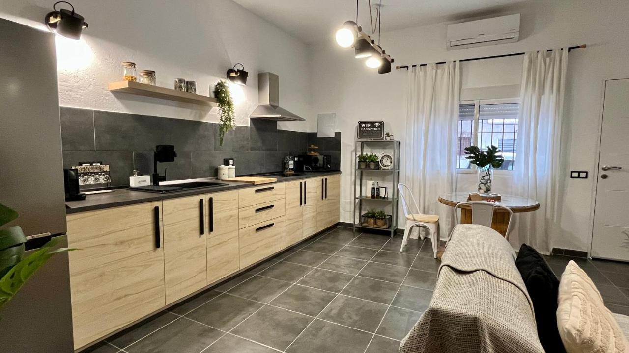 El Pisito Forest,A 300 Metros Iglesia De La Encarnacion Apartment มาร์เบยา ภายนอก รูปภาพ