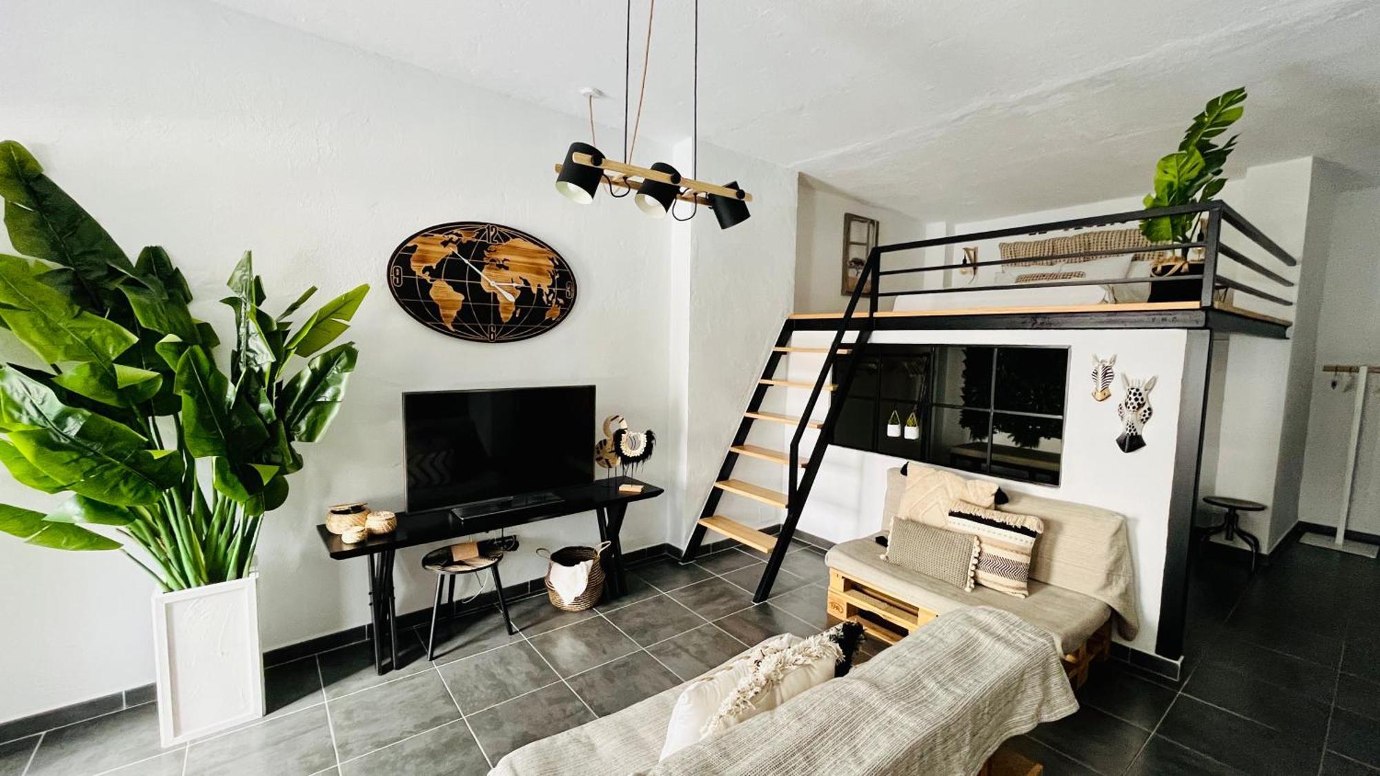 El Pisito Forest,A 300 Metros Iglesia De La Encarnacion Apartment มาร์เบยา ภายนอก รูปภาพ